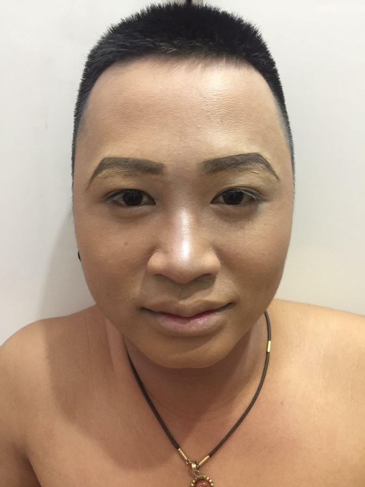 Thanh niên vai u thịt bắp bị bạn thân biến thành girl xinh trong một nốt nhạc Thanh niên vai u thịt bắp bị bạn thân biến thành girl xinh trong một nốt nhạc